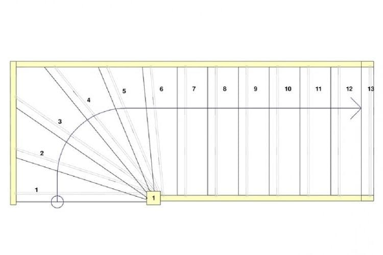 Vuren trap met 1 kwart 8sttw