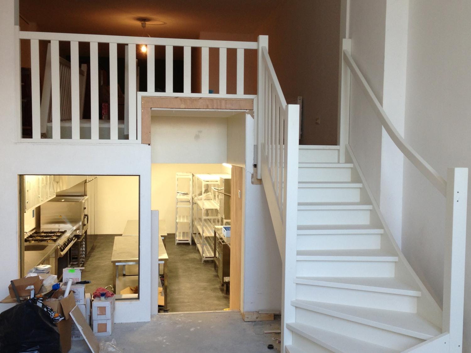 Vuren trap met 1 kwart oqetldmsoa