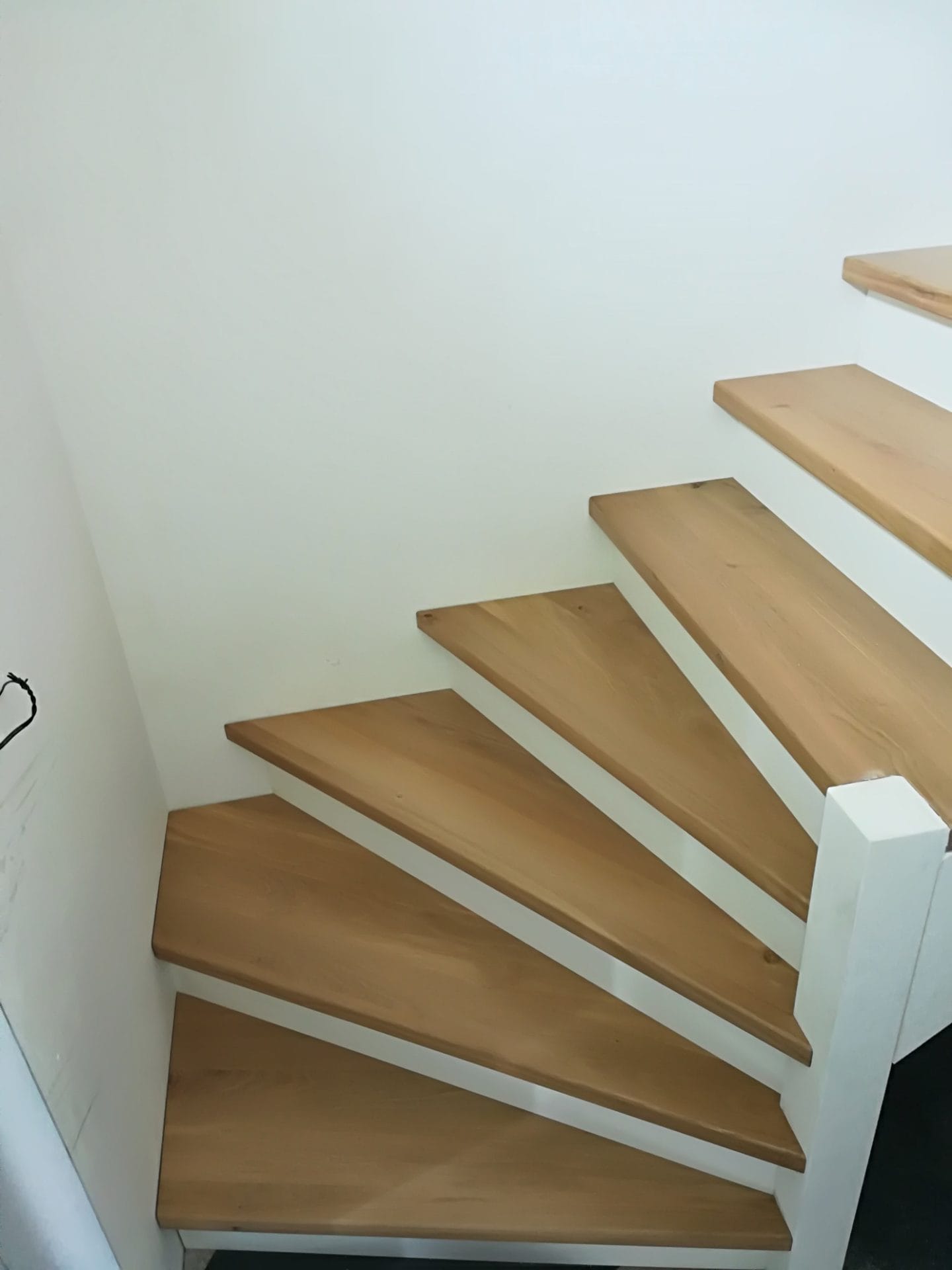 Vuren trap met 1 kwart ydqewyvosm